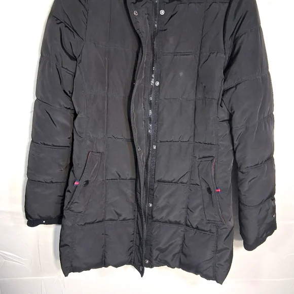 Men's Hilfiger Small Black/Burgundy Lined Full Zip and Button Down Puffer Jacket - Picture 11 of 12